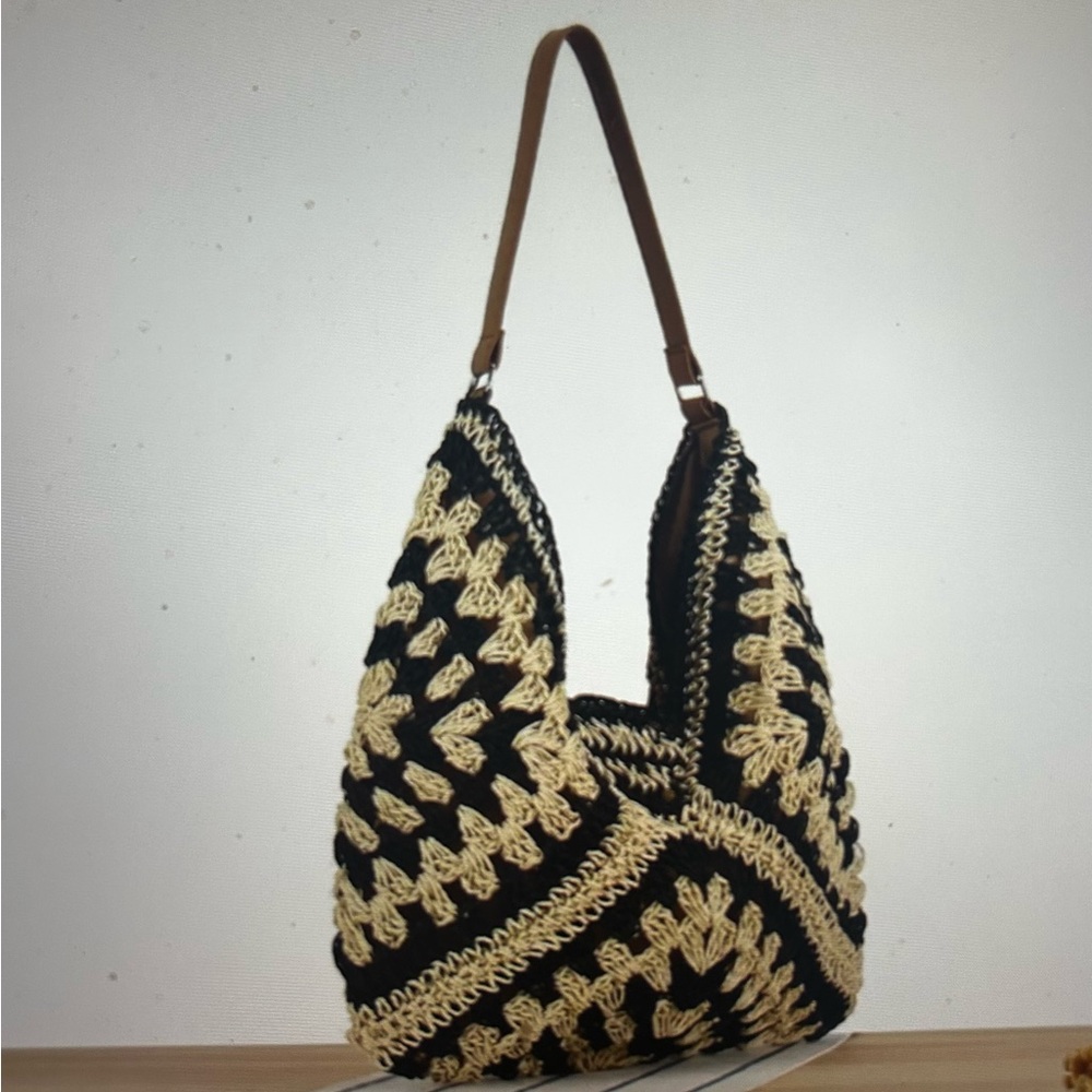 Straw Commuter Shoulder Bag - Picture 2 of 5